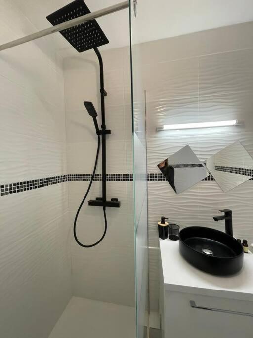 Appartement 2 Pieces, Salon Et Chambre, 44M2 Refait A Neuf كليشي المظهر الخارجي الصورة