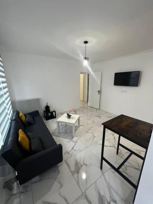 Appartement 2 Pieces, Salon Et Chambre, 44M2 Refait A Neuf كليشي المظهر الخارجي الصورة